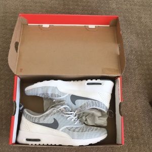 Nike Air Max Tennis Shoes